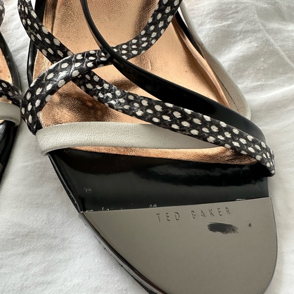 Ted Baker Polka Dot Black White Slingback Heels - Picture 5 of 6
